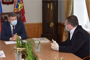 Брянский губернатор обсудил будущее региональных печатных и электронных СМИ с представителем отрасли