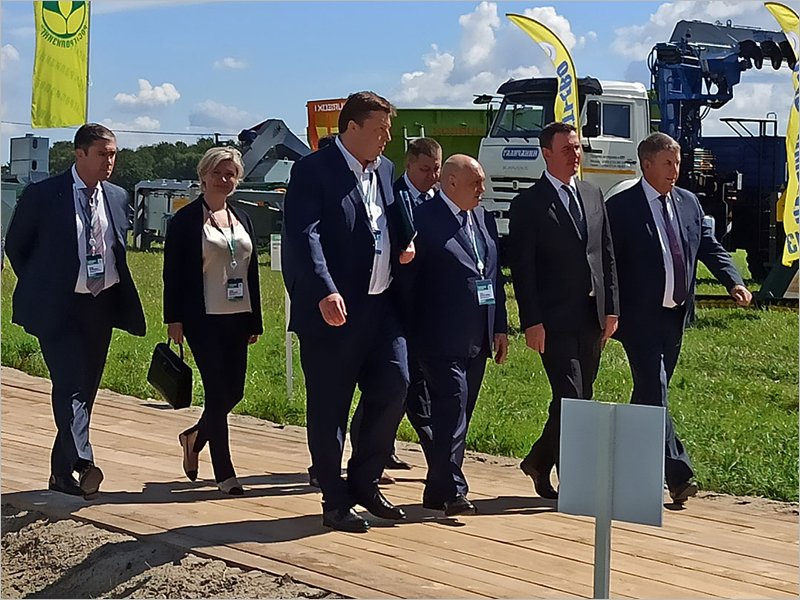 Министр сельского хозяйства прибыл к брянскому губернатору на Всероссийский день поля