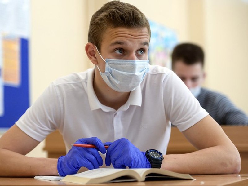 Около 400 школьников заразились коронавирусом на ЕГЭ-2020