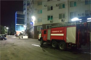 Ночью в среду брянские пожарные примчались тушить ТРЦ «Мельница»