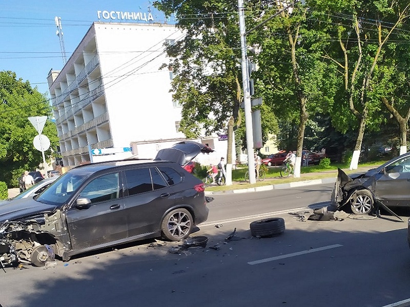 В Брянске на улице Дуки произошло очередное ДТП. Обошлось без пострадавших