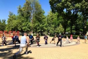 День физкультурника в Брянске: зарядка с чемпионом мира