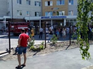 В Брянске по ложной тревоге были эвакуированы пациенты новой детской поликлиники