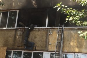 В Брянске из горящего офиса эвакуировано 40 человек