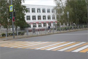 «Дорога к школе» в Брянске: ограждения и разметка появились на положенных местах