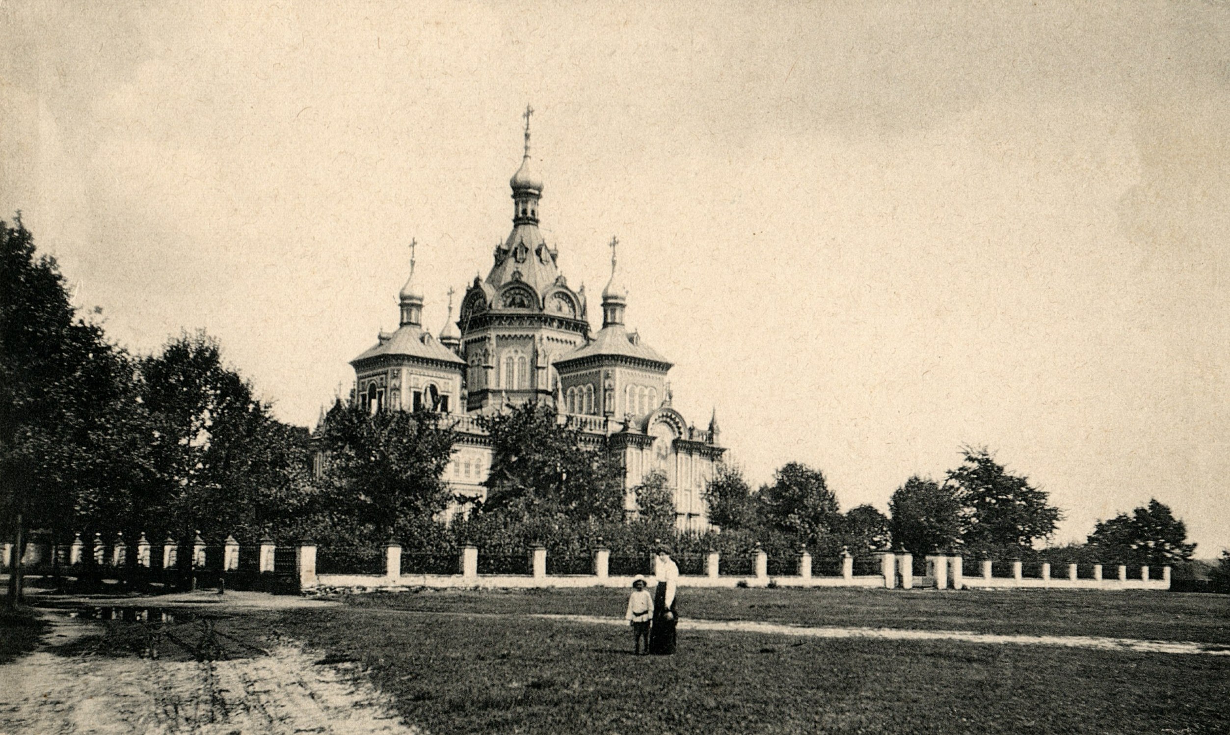 Брянск фото стрелявшей. Брянск Бежица Церковь. Старый Преображенский храм в Бежице. Церковь Преображения Господня (Бежица). Преображенский храм Бежица 1915.