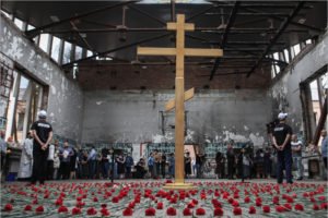 Митинги и уроки мужества проходят по всей России в память о жертвах теракта в Беслане