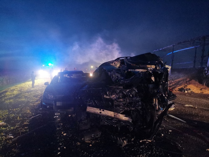 В огненном ДТП на объездной вокруг Брянска погиб водитель внедорожника