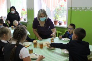 Девять десятых брянских школ обеспечивают младших учеников горячим питанием самостоятельно – итоги мониторинга