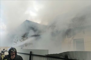 Пожар на Хуторе в Брянске: сгорел трёхквартирный дом