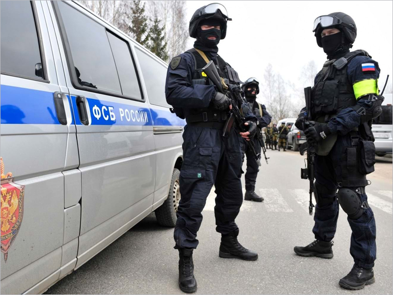 Оперативники ФСБ в ряде регионов задержали российских граждан, планировавших массовые убийства