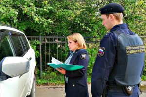 Должник в Брянске оплатил 68,5 тысяч рублей под угрозой отъёма автомобиля