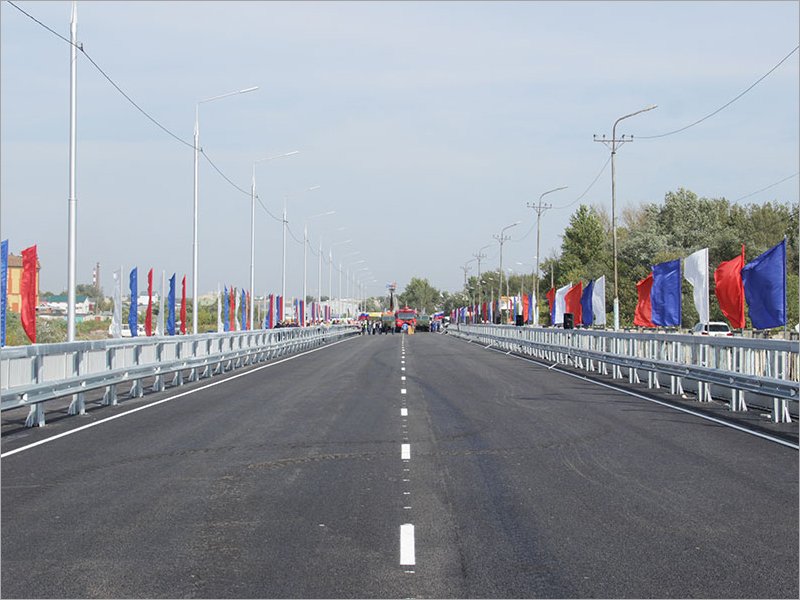 В Брянске открыто движение по новому Литейному мосту. В одну сторону