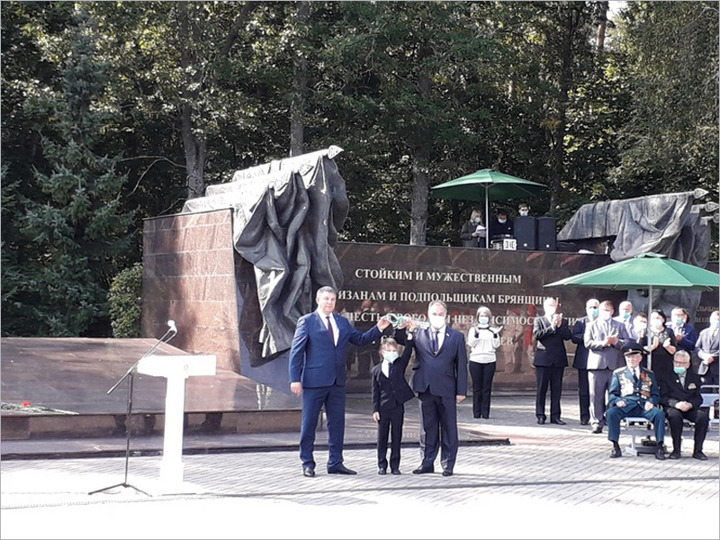 На «Партизанской поляне» открыт после реконструкции музей партизанской славы