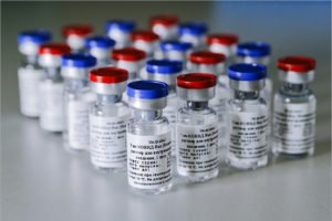 Российское правительство вдвое снизило предельную отпускную цену на вакцину «Спутник V»