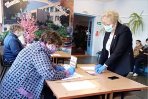 Явка на выборах губернатора Брянской области к полудню составила 37,97 %