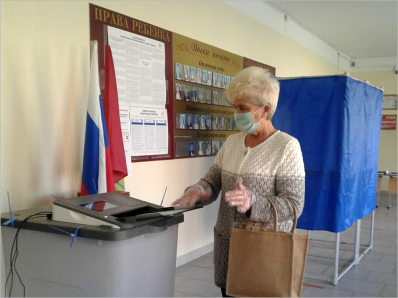 Явка на выборах губернатора Брянской области к 15.00 составила 43,32%
