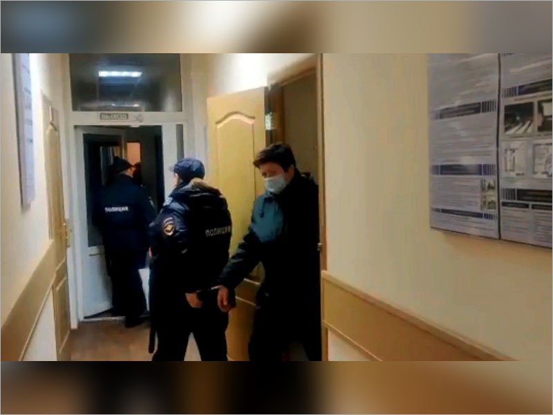 В Брянской области отправлена под суд за взятки экс-начальница севского таможенного поста