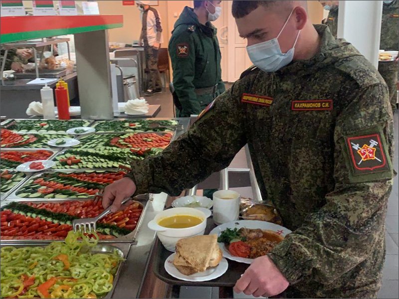 Военные повара ЗВО отметили свой праздник говядиной по-кремлёвски, драниками и расстегаями