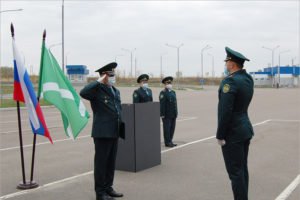 Брянские таможенники приняли присягу в канун профессионального праздника