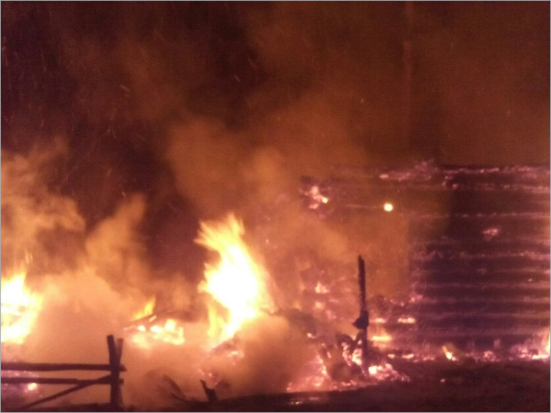 В ночном пожаре в рогнединской деревне сгорел 61-летний неостороржный курильщик