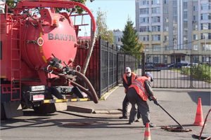 Брянские коммунальщики отчитались о завершении ремонта ливнёвки у Бежицкого рынка