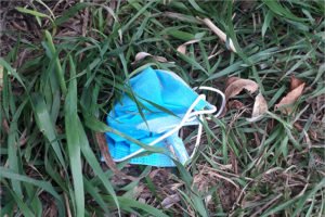 Шины и маски: самый опасный «неправильный» мусор в Брянской области