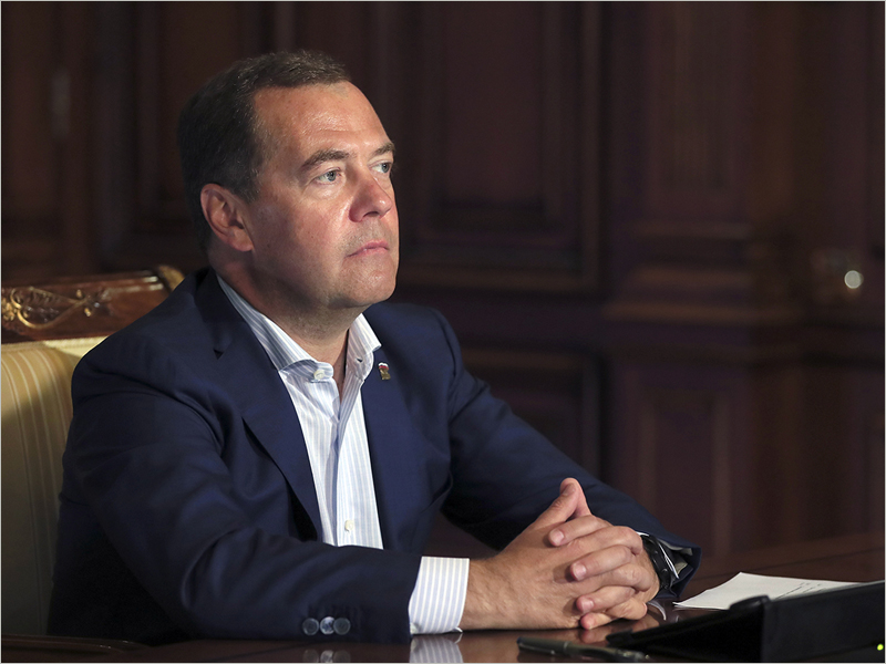 Дмитрий Медведев поздравил Александра Богомаза с избранием на пост губернатора