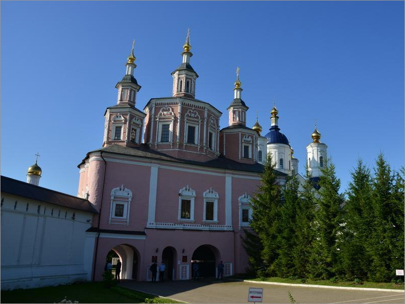 Свенский монастырь вновь открыт для посещений. Но брянский Роспотребнадзор не советует