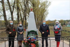 В суземском посёлке Новенькое открыт реконструированный памятник погибшим в Великой Отечественной