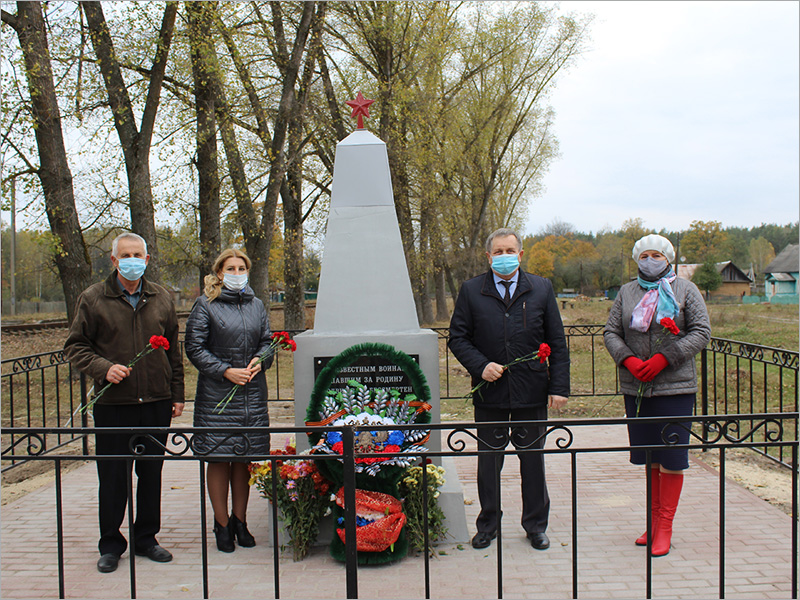 В суземском посёлке Новенькое открыт реконструированный памятник погибшим в Великой Отечественной