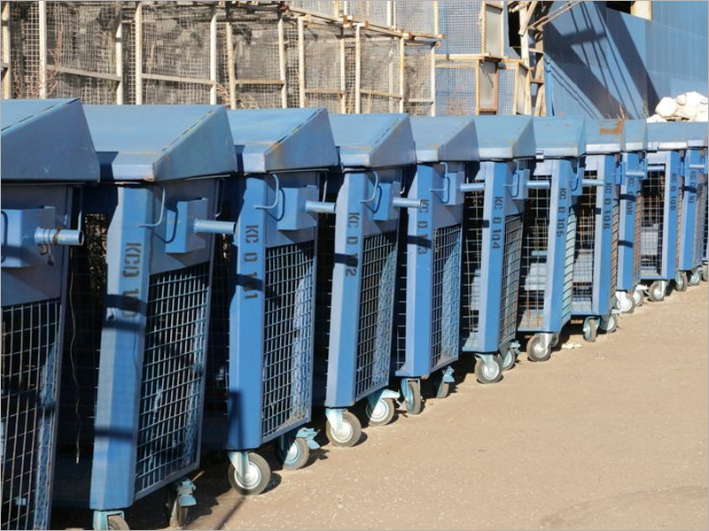 Брянские мусорщики призывают не выбрасывать медотходы в общий контейнер. Во избежание ответственности