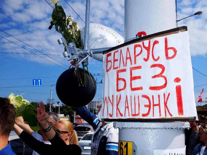 Теряя улицу, лидеры Беломайдана готовятся перейти последнюю черту