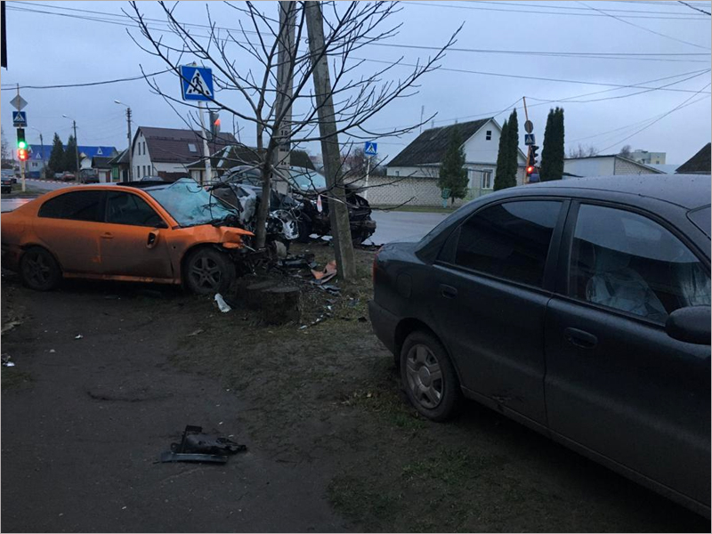 В аварии на перекрёстке в Клинцах тяжёлые травмы получили пять человек