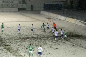 Брянск попрощался с футболом до весны. «Динамо» победило в снегу