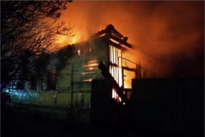 Пожар в частном доме в Карачеве унёс две человеческие жизни