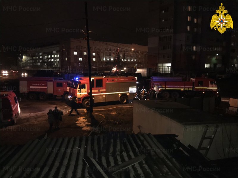В Брянске на Новостройке горело частное подворье. Пострадавших нет