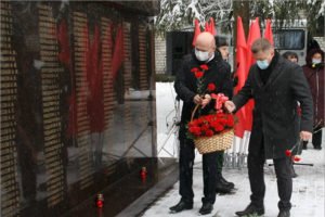 В карачевской деревне Масловка торжественно открыт мемориал погибшим на войне