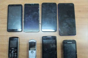 Восемь телефонов не долетели через забор брянской колонии ИК-2