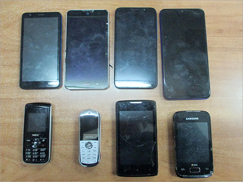 Восемь телефонов не долетели через забор брянской колонии ИК-2