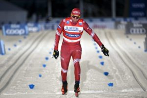 Александр Большунов взял бронзу в спринте и остался лидером зачёта «Тур де ски»
