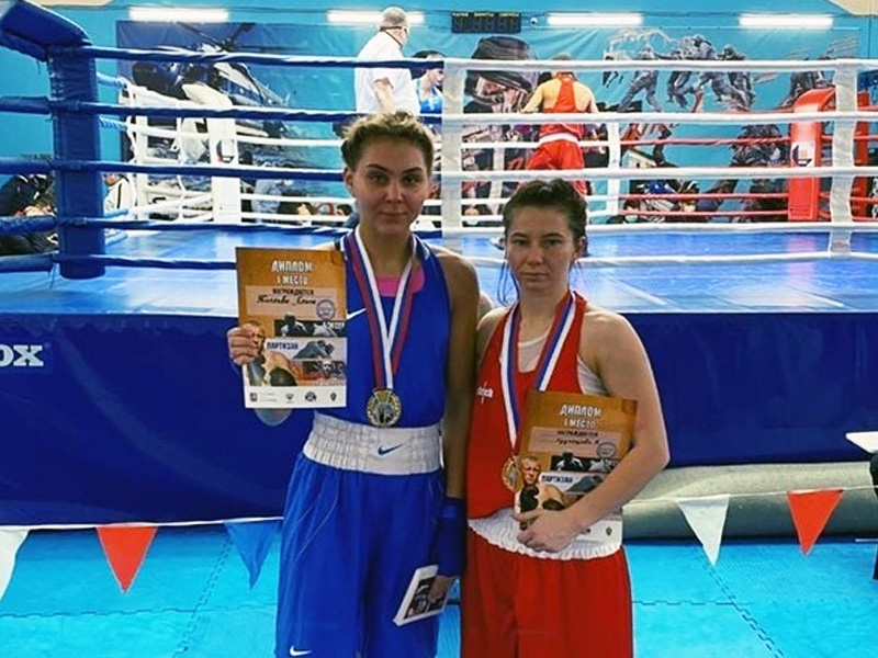 Брянские спортсменки привезли два «золота» с всероссийского мемориала Королёва по боксу