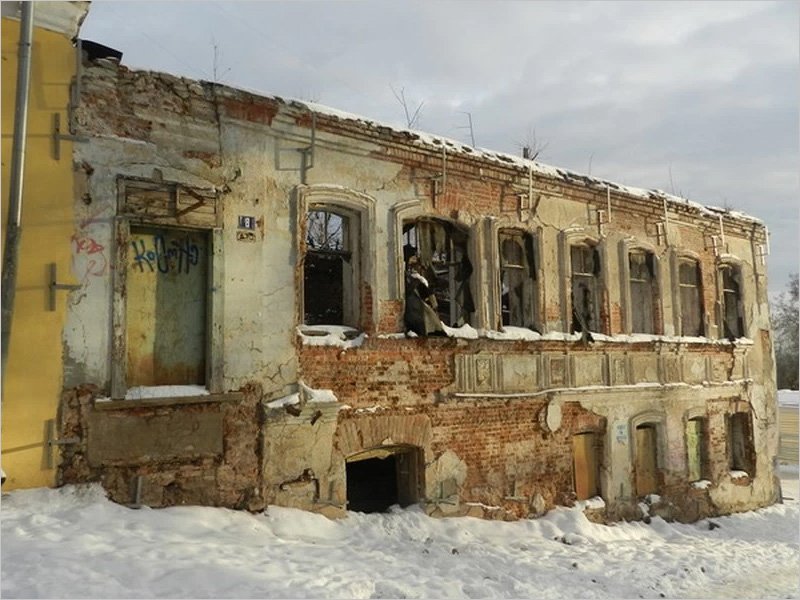 Карачевский фермер взял в аренду разрушенный дом Чулковых на бульваре Гагарина