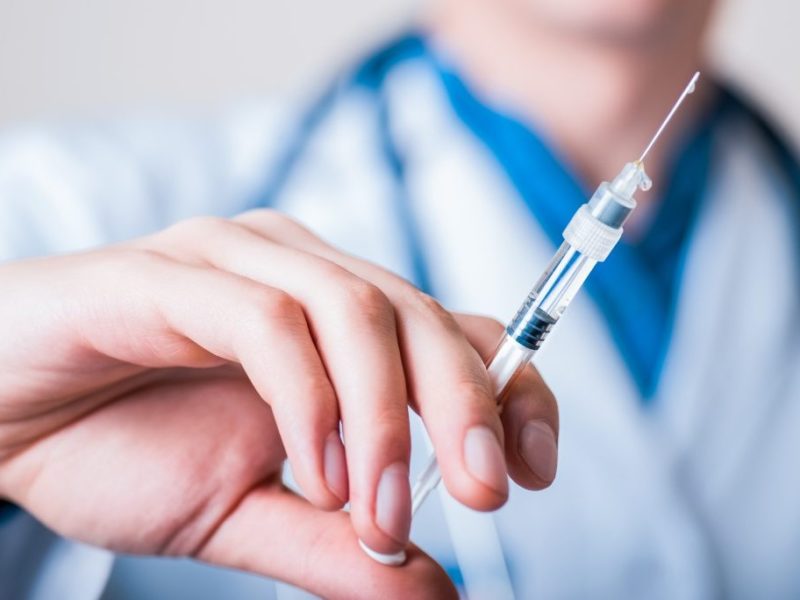 Темп вакцинации в Брянской области достиг запланированных губернатором 5000 человек в день