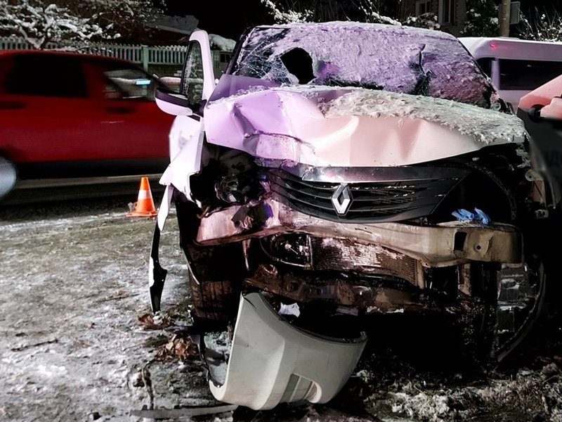 Машина «Яндекс.Такси» попала в смертельное ДТП в Брянске из-за летней резины