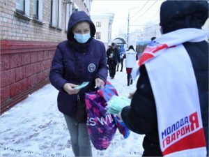 В Брянске стартовала волонтёрская акция по бесплатной раздаче масок