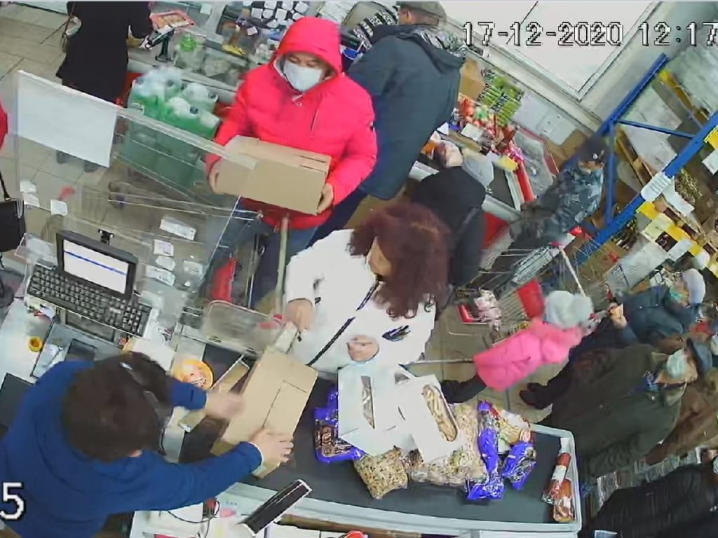 Брянская полиция ищет пару, расплатившуюся в Новозыбкове поддельной купюрой