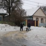 Брянские власти пытаются бороться с ледяным дождем и гололедицей