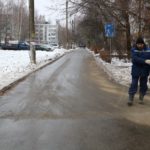 Брянские власти пытаются бороться с ледяным дождем и гололедицей