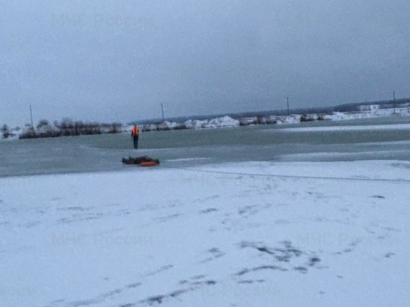 На Орлике в Брянске спасли провалившегося под лёд рыбака